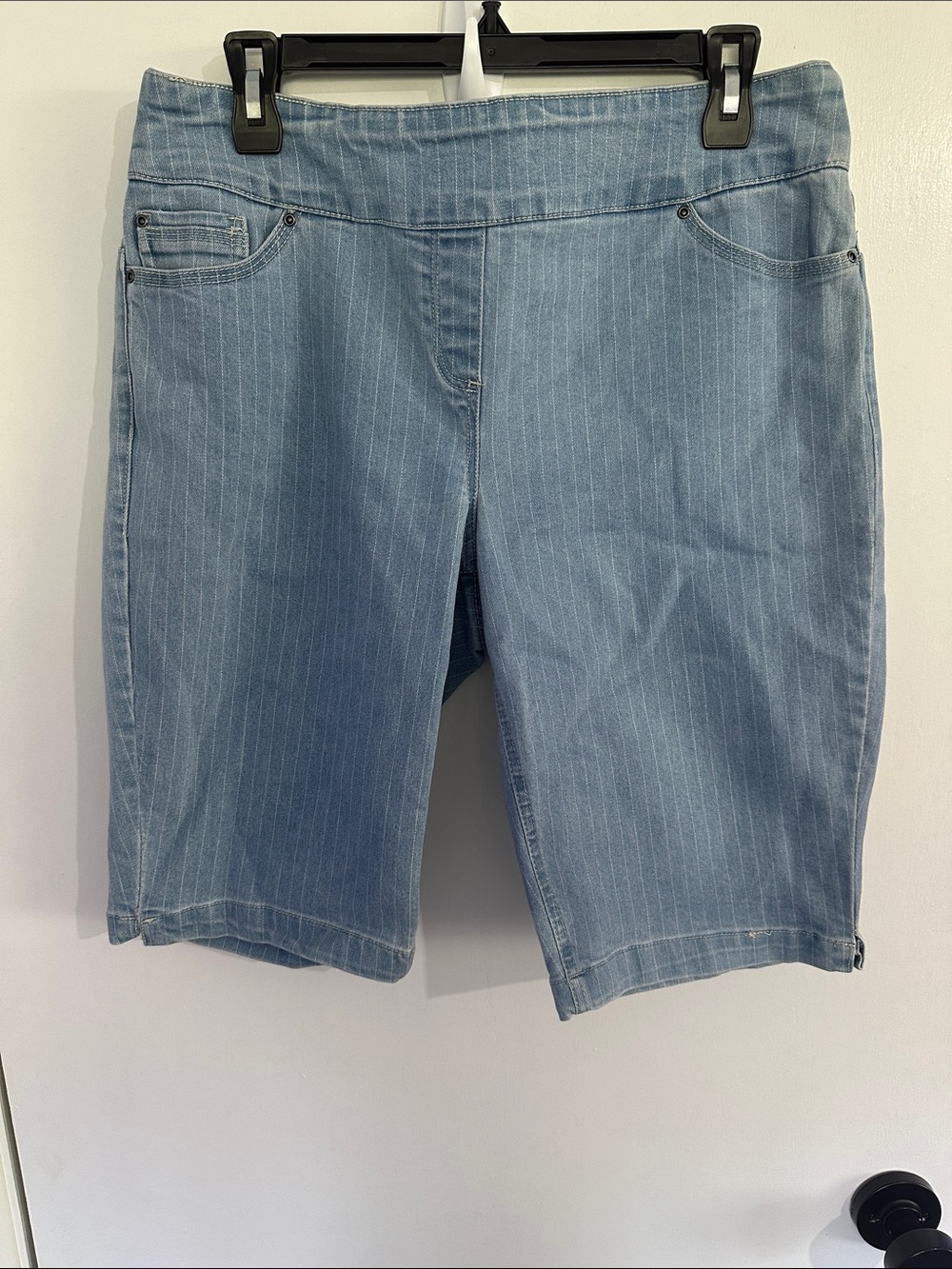 Westbound Petites Blue Pinstripe Pull On Denim Bermuda Shorts Size 12P